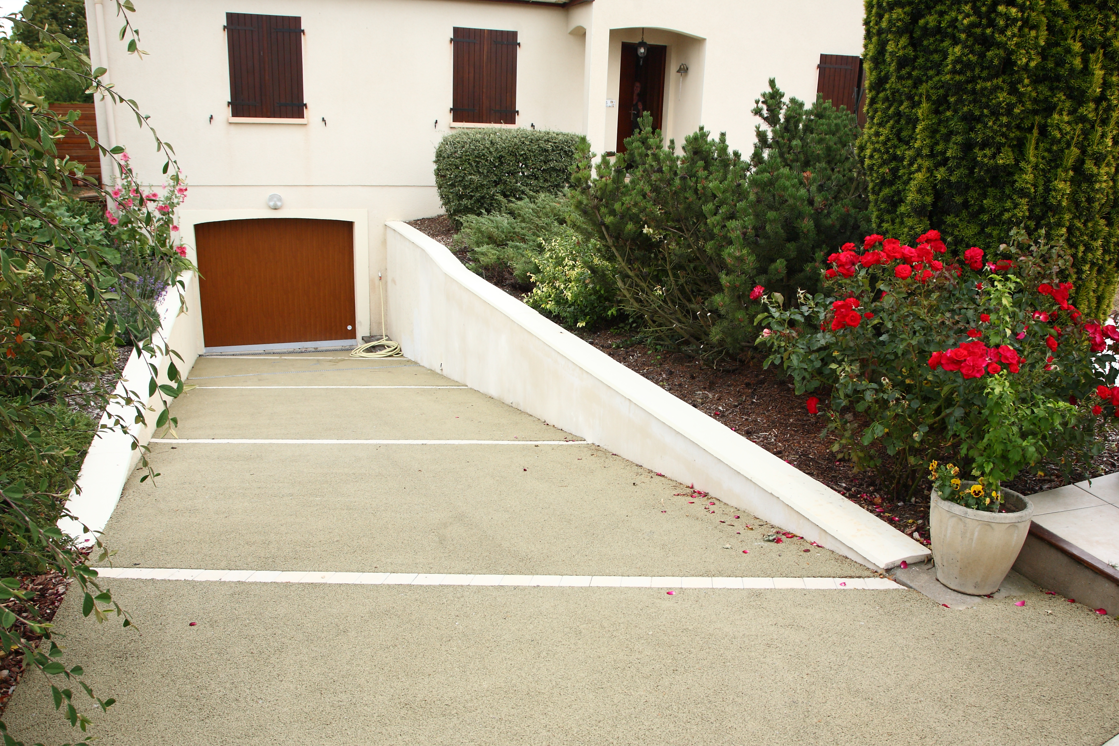 Parking et garage en Hydromedia drainant