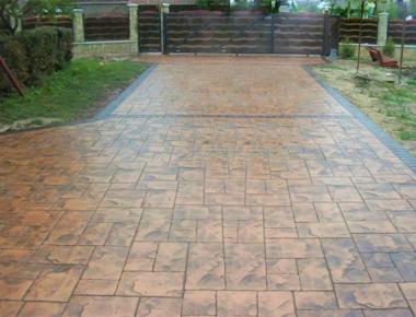 Accès parking et garage en béton imprimé Artevia® Empreinte