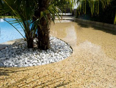 Terrasse de piscine en béton poli Artevia® Poli