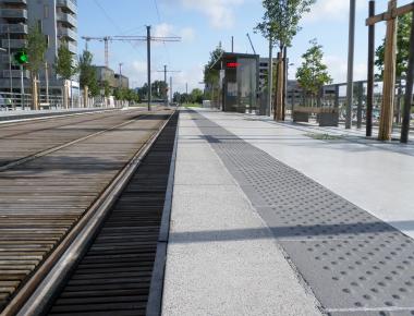 Aménagement voirie et parking en béton désactivé Artevia® Relief