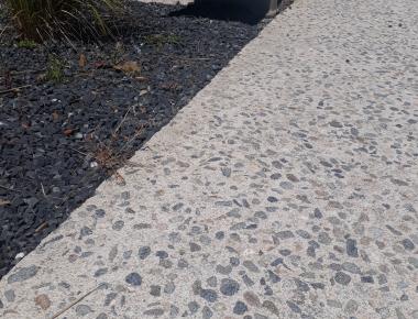 Bordure de jardin en Artevia Roche